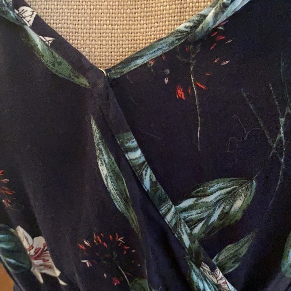 Cotton-On beautiful, comfortable long beautiful floral asymmetrical dress - Picture 14 of 16